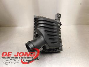 Gebruikte Luchtfilterhuis BMW 2 serie Active Tourer (F45) 218i 1.5 TwinPower Turbo 12V Van Prijs € 124,99 Margeregeling aangeboden door Autodemontagebedrijf de Jong