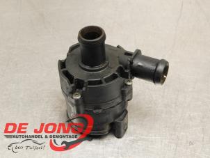 Gebruikte Waterpomp Audi A3 Sportback (8VA/8VF) 1.6 TDI 16V Prijs € 9,95 Margeregeling aangeboden door Autodemontagebedrijf de Jong