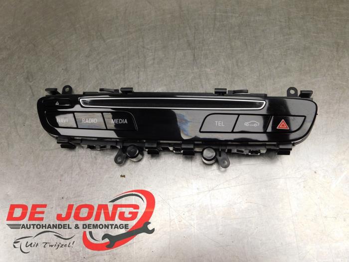 Bediening boordcomputer van een Mercedes-Benz C Estate (S205) C-180 BlueTEC, C-180 d 1.6 16V 2018