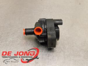 Gebruikte Waterpomp Mercedes C Estate (S205) C-180 BlueTEC, C-180 d 1.6 16V Prijs € 14,90 Margeregeling aangeboden door Autodemontagebedrijf de Jong