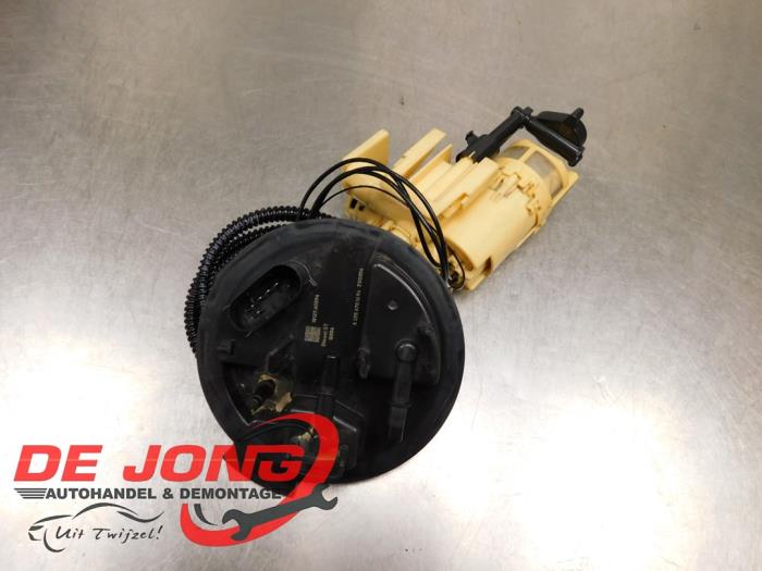 Gebruikte Tank element Pomp Mercedes C Estate (S205) C-180 BlueTEC, C-180 d 1.6 16V Prijs € 34,95 Margeregeling aangeboden door Autodemontagebedrijf de Jong