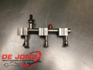 Gebruikte Injector brug Ford Fiesta 7 1.0 EcoBoost 12V Hybrid 125 Prijs € 49,99 Margeregeling aangeboden door Autodemontagebedrijf de Jong