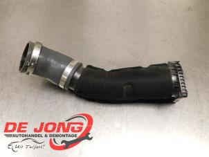 Gebruikte Intercooler Buis Volkswagen Passat Variant (3G5) 2.0 TDI 16V 150 Prijs € 42,30 Margeregeling aangeboden door Autodemontagebedrijf de Jong