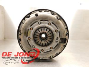 Gebruikte Dubbele massa vliegwiel Fiat Doblo Cargo (263) 1.6 D Multijet Prijs € 181,45 Margeregeling aangeboden door Autodemontagebedrijf de Jong