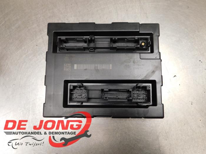Computer Body Control van een Audi A4 Avant (B8) 2.7 TDI V6 24V 2012