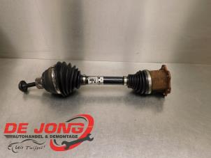 Gebruikte Steekas links-voor Audi A4 Avant (B8) 2.7 TDI V6 24V Prijs € 49,99 Margeregeling aangeboden door Autodemontagebedrijf de Jong