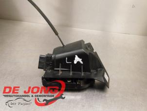 Gebruikte Deurslot Mechaniek 4Deurs links-achter Ford B-Max (JK8) 1.0 EcoBoost 12V 100 Prijs € 34,99 Margeregeling aangeboden door Autodemontagebedrijf de Jong