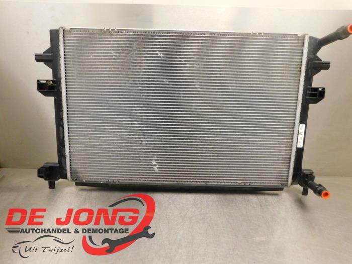 Gebruikte Radiateur Skoda Superb Combi (3V5) 1.6 TDI Prijs € 60,45 Margeregeling aangeboden door Autodemontagebedrijf de Jong