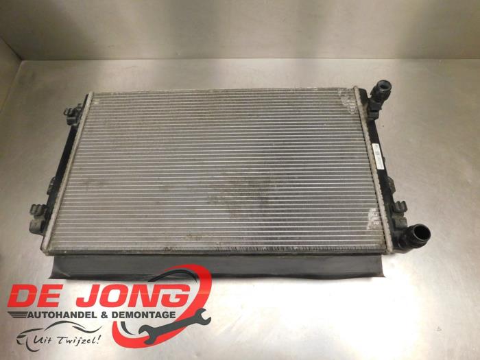 Gebruikte Radiateur Skoda Superb Combi (3V5) 1.6 TDI Prijs € 41,99 Margeregeling aangeboden door Autodemontagebedrijf de Jong