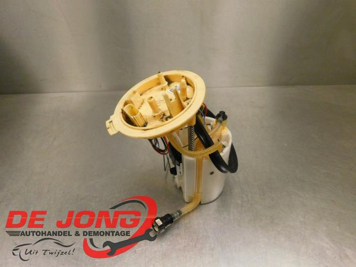 Gebruikte Tank element Pomp Skoda Superb Combi (3V5) 1.6 TDI Prijs € 34,95 Margeregeling aangeboden door Autodemontagebedrijf de Jong