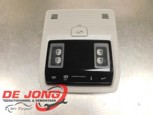 Gebruikte Binnenverlichting voor Volkswagen Golf VIII Variant (GC5) 2.0 TDI BlueMotion 16V Prijs € 69,94 Inclusief btw aangeboden door Autodemontagebedrijf de Jong