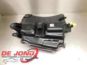 Gebruikte Adblue tank Volkswagen Golf VIII Variant (GC5) 2.0 TDI BlueMotion 16V Prijs € 314,60 Inclusief btw aangeboden door Autodemontagebedrijf de Jong