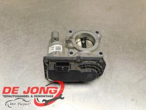 Gebruikte Gasklephuis Renault Clio IV (5R) 0.9 Energy TCE 75 12V Prijs € 4,95 Margeregeling aangeboden door Autodemontagebedrijf de Jong