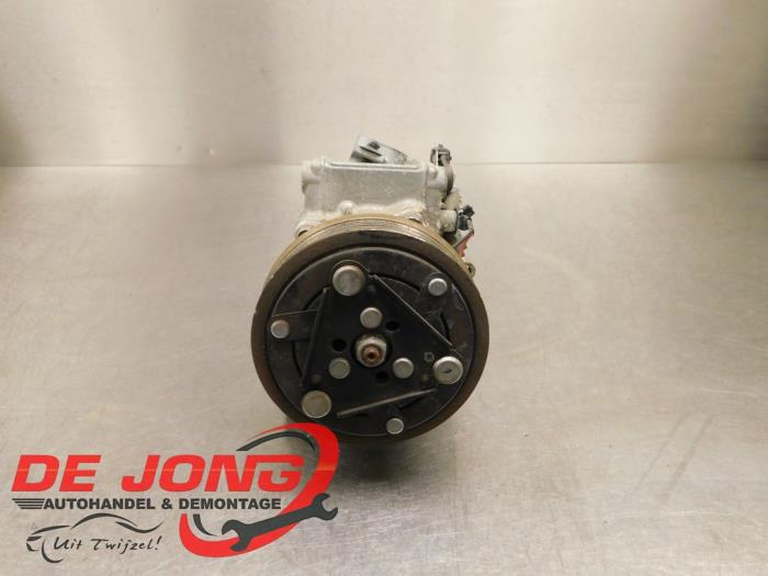 Gebruikte Aircopomp Renault Clio IV (5R) 0.9 Energy TCE 75 12V Prijs € 124,95 Margeregeling aangeboden door Autodemontagebedrijf de Jong
