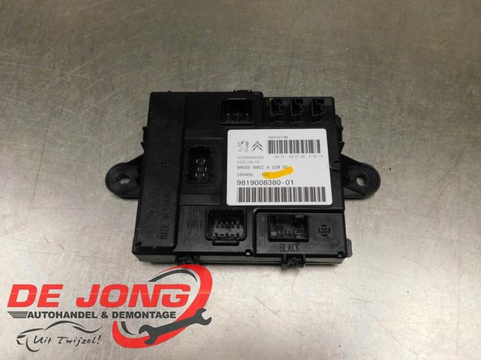 Gebruikte Module Bodycontrol Peugeot 5008 II (M4/MC/MJ/MR) 1.5 BlueHDi 130 Prijs € 49,90 Margeregeling aangeboden door Autodemontagebedrijf de Jong