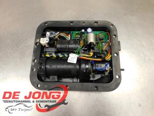 Gebruikte Pomp adblue Peugeot 5008 II (M4/MC/MJ/MR) 1.5 BlueHDi 130 Prijs € 100,00 Margeregeling aangeboden door Autodemontagebedrijf de Jong