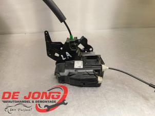 Gebruikte Deurslot Mechaniek 4Deurs links-achter Landrover Range Rover Sport (LW) 3.0 TDV6 Prijs € 78,60 Margeregeling aangeboden door Autodemontagebedrijf de Jong