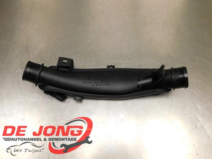 Gebruikte Intercooler Buis Peugeot 3008 I (0U/HU) 1.6 16V THP 155 Prijs € 12,70 Margeregeling aangeboden door Autodemontagebedrijf de Jong