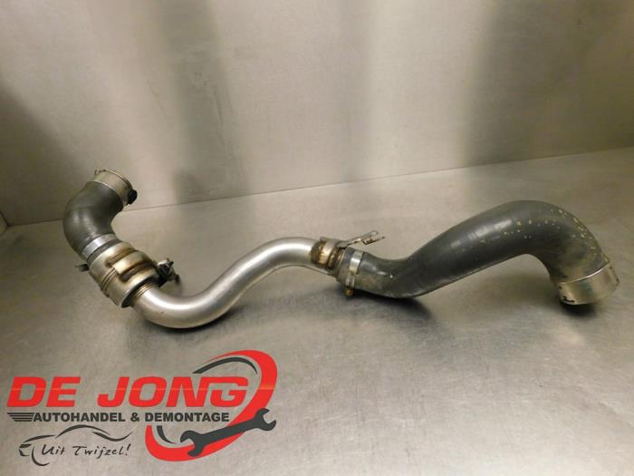 Gebruikte Intercooler Slang Opel Vivaro B 1.6 CDTI Biturbo 120 Prijs € 43,86 Inclusief btw aangeboden door Autodemontagebedrijf de Jong
