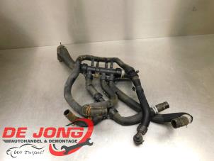 Gebruikte Koelwaterslang Opel Vivaro B 1.6 CDTI Biturbo 120 Prijs € 60,50 Inclusief btw aangeboden door Autodemontagebedrijf de Jong