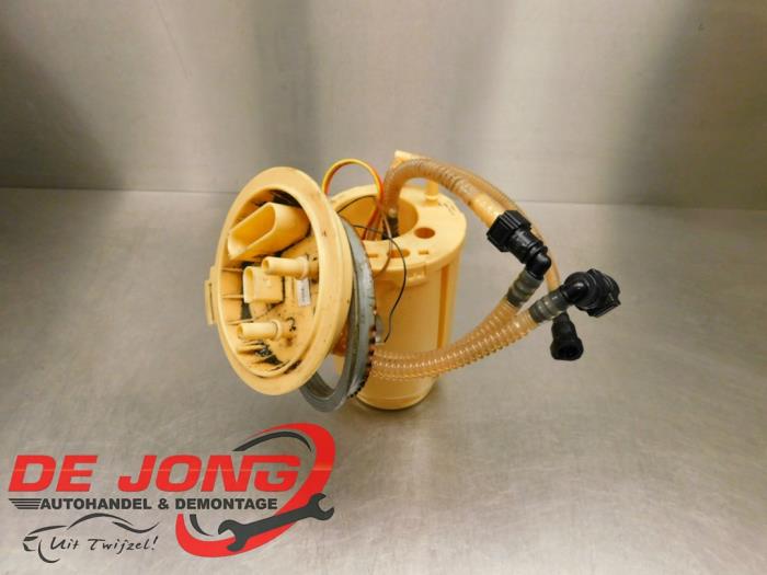 Gebruikte Tank element Pomp Volkswagen Touareg (7PA/PH) 3.0 TDI V6 24V Prijs € 119,99 Margeregeling aangeboden door Autodemontagebedrijf de Jong