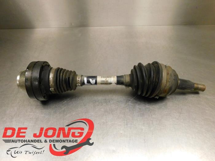 Gebruikte Steekas links-voor Volkswagen Touareg (7PA/PH) 3.0 TDI V6 24V Prijs € 29,95 Margeregeling aangeboden door Autodemontagebedrijf de Jong