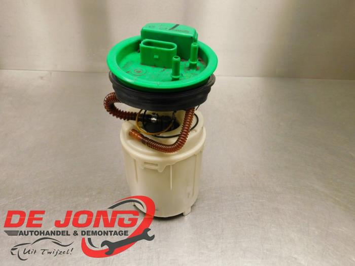 Gebruikte Tank element Pomp Volkswagen Golf IV (1J1) 1.6 FSI 16V Prijs € 119,99 Margeregeling aangeboden door Autodemontagebedrijf de Jong