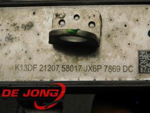 Oliekoeler van een Ford Focus 4 1.0 Ti-VCT EcoBoost 12V 125 2021