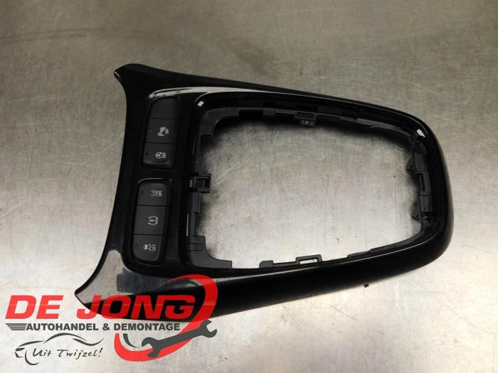 Gebruikte Dashboard deel Opel Crossland (X) 1.2 Turbo 12V Euro 6 Prijs € 30,20 Margeregeling aangeboden door Autodemontagebedrijf de Jong