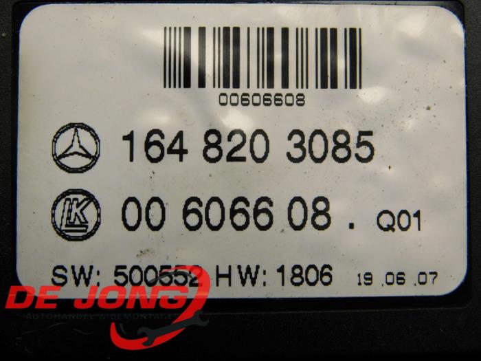 Regensensor van een Mercedes-Benz ML II (164/4JG) 3.0 ML-320 CDI 4-Matic V6 24V 2007