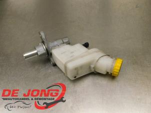 Gebruikte Hoofdremcilinder Jeep Renegade (BU) 1.4 Multi Air 16V Prijs € 24,99 Margeregeling aangeboden door Autodemontagebedrijf de Jong