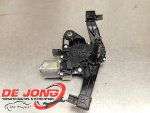 Gebruikte Ruitenwissermotor achter Opel Adam 1.4 16V Prijs € 16,90 Margeregeling aangeboden door Autodemontagebedrijf de Jong