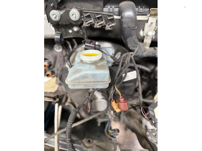 Gebruikte Rembooster Seat Leon (5FB) 1.6 TDI 16V Prijs € 64,99 Margeregeling aangeboden door Autodemontagebedrijf de Jong