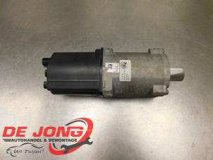 Gebruikte Servo Elektrisch Mercedes C Estate (S205) C-180 BlueTEC, C-180 d 1.6 16V Prijs € 350,00 Margeregeling aangeboden door Autodemontagebedrijf de Jong