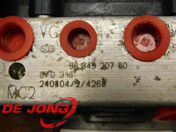 ABS Pomp van een Citroën Jumpy 2.0 Blue HDI 145 2023