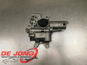 Gebruikte Oliepomp Volvo V60 I (FW/GW) 2.4 D5 20V Autom. Prijs € 49,90 Margeregeling aangeboden door Autodemontagebedrijf de Jong