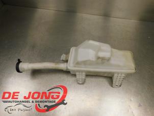 Gebruikte Ruitensproeiertank voor Opel Meriva 1.4 Turbo 16V ecoFLEX Prijs € 19,99 Margeregeling aangeboden door Autodemontagebedrijf de Jong