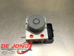 Gebruikte ABS Pomp Renault Clio IV Estate/Grandtour (7R) 0.9 Energy TCE 90 12V Prijs € 19,99 Margeregeling aangeboden door Autodemontagebedrijf de Jong