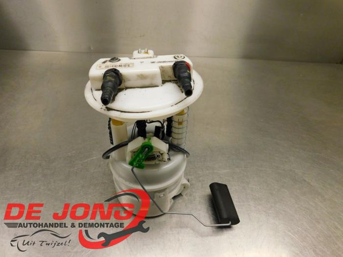 Gebruikte Brandstofpomp Elektrisch Renault Clio IV Estate/Grandtour (7R) 0.9 Energy TCE 90 12V Prijs € 18,99 Margeregeling aangeboden door Autodemontagebedrijf de Jong