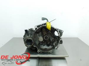 Gebruikte Versnellingsbak Volkswagen New Beetle (1Y7) 1.6 Prijs € 300,00 Margeregeling aangeboden door Autodemontagebedrijf de Jong