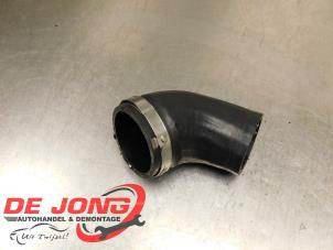 Gebruikte Intercooler Slang Volkswagen Transporter T6 2.0 TDI DRF Prijs € 14,98 Inclusief btw aangeboden door Autodemontagebedrijf de Jong