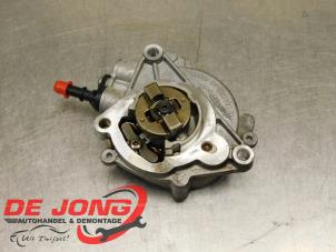 Gebruikte Oliepomp Peugeot 308 SW (F4/FC/FN/FR) 1.2 12V PureTech 130 Prijs € 74,99 Margeregeling aangeboden door Autodemontagebedrijf de Jong