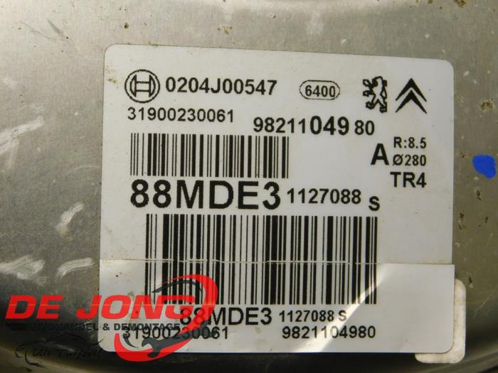 Rembekrachtiger van een Peugeot Partner (EA//EF/EN/EU) 1.6 BlueHDi 100 2019