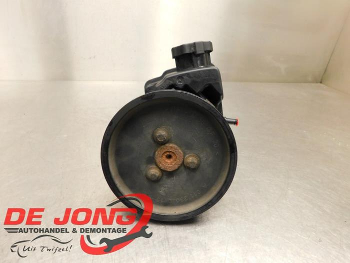 Gebruikte Pomp Servo Mercedes Vito (639.6) 2.2 115 CDI 16V Prijs € 23,99 Margeregeling aangeboden door Autodemontagebedrijf de Jong