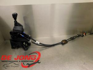 Gebruikte Versnellingspook Ford Transit Courier 1.0 Ti-VCT EcoBoost 12V Prijs € 99,99 Margeregeling aangeboden door Autodemontagebedrijf de Jong