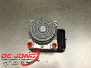 Gebruikte ABS Pomp Ford Transit Courier 1.0 Ti-VCT EcoBoost 12V Prijs € 149,99 Margeregeling aangeboden door Autodemontagebedrijf de Jong