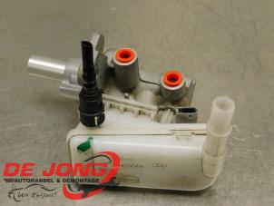 Gebruikte Hoofdremcilinder Ford Transit Courier 1.0 Ti-VCT EcoBoost 12V Prijs € 14,90 Margeregeling aangeboden door Autodemontagebedrijf de Jong