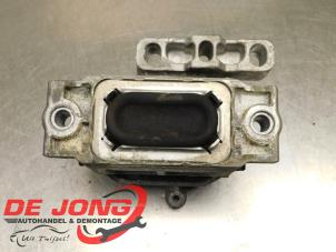 Gebruikte Motorsteun Skoda Yeti (5LAC) 2.0 TDI 16V 4x4 Prijs € 9,95 Margeregeling aangeboden door Autodemontagebedrijf de Jong