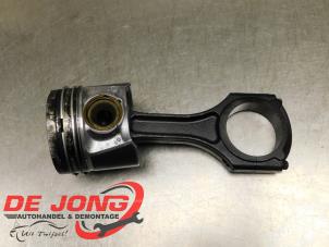 Gebruikte Zuiger Mercedes Sprinter 3,5t (907.6/910.6) 314 CDI 2.1 D RWD Prijs € 109,98 Inclusief btw aangeboden door Autodemontagebedrijf de Jong