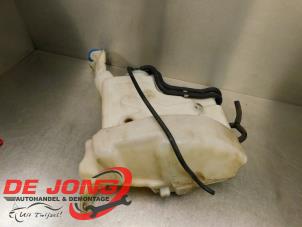 Gebruikte Ruitensproeiertank voor Mercedes ML II (164/4JG) 3.5 350 4-Matic V6 24V Prijs € 42,30 Margeregeling aangeboden door Autodemontagebedrijf de Jong